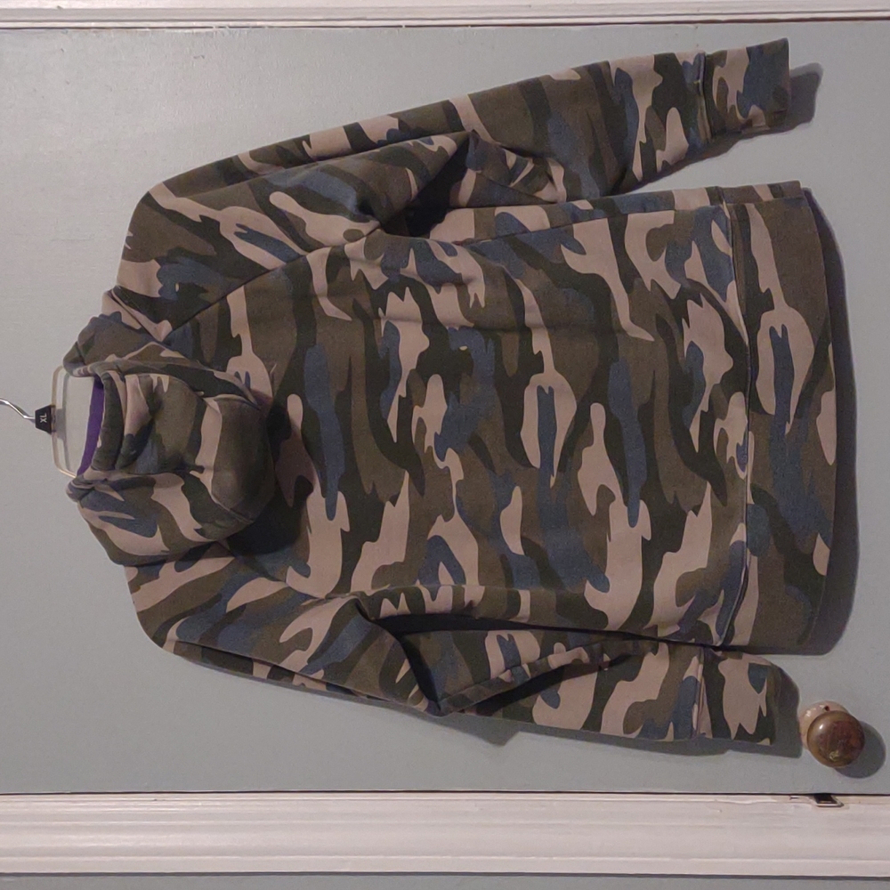 Cabelas camouflage Hoodie - Picture 4 of 4